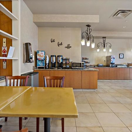 The Inn At Charles Town / Hollywood Casino Buitenkant foto