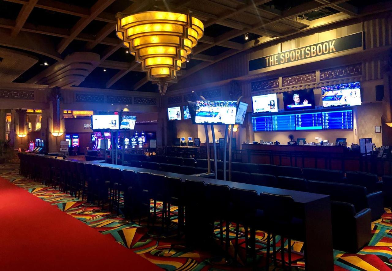 The Inn At Charles Town / Hollywood Casino Buitenkant foto