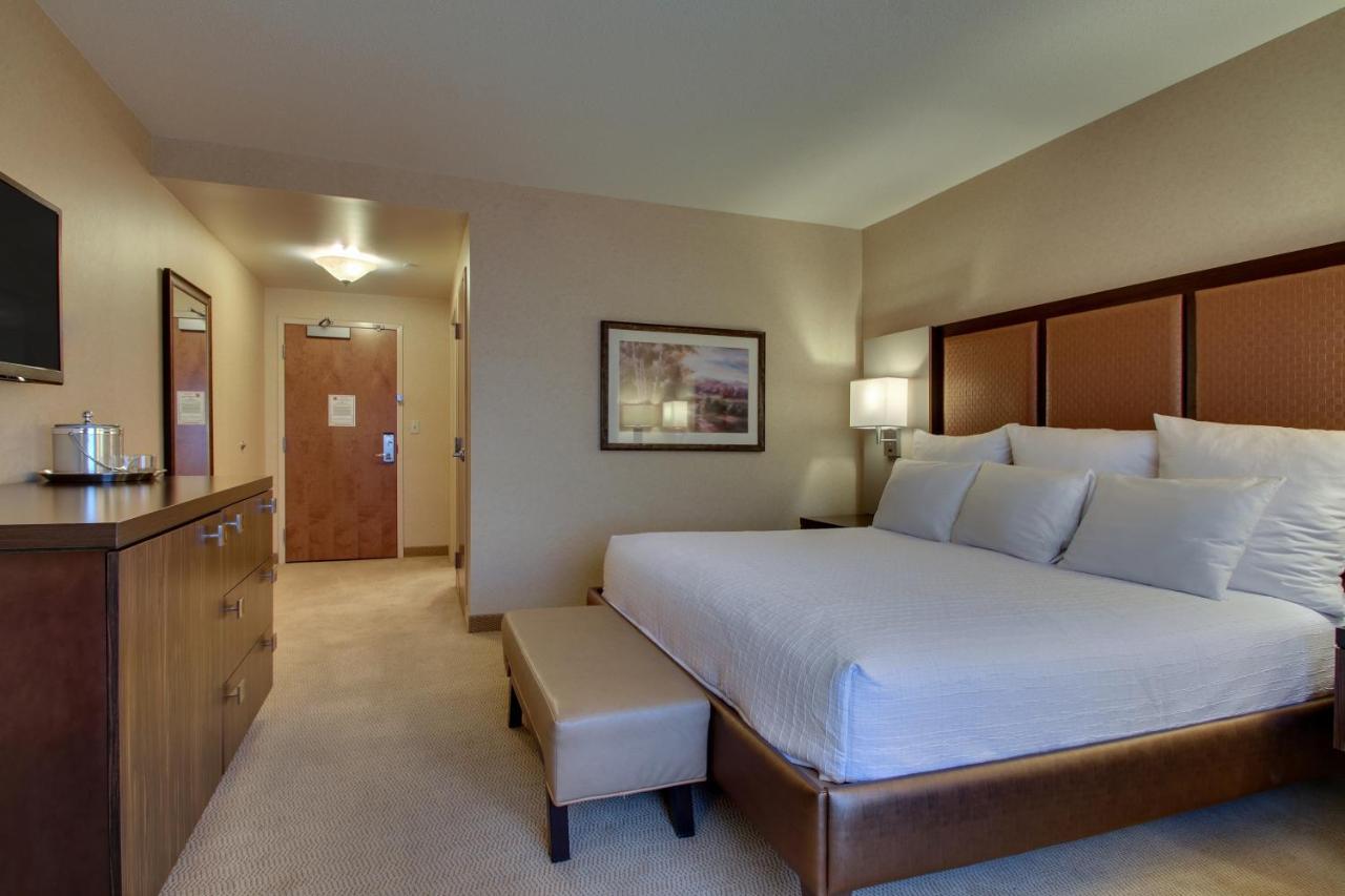 The Inn At Charles Town / Hollywood Casino Buitenkant foto