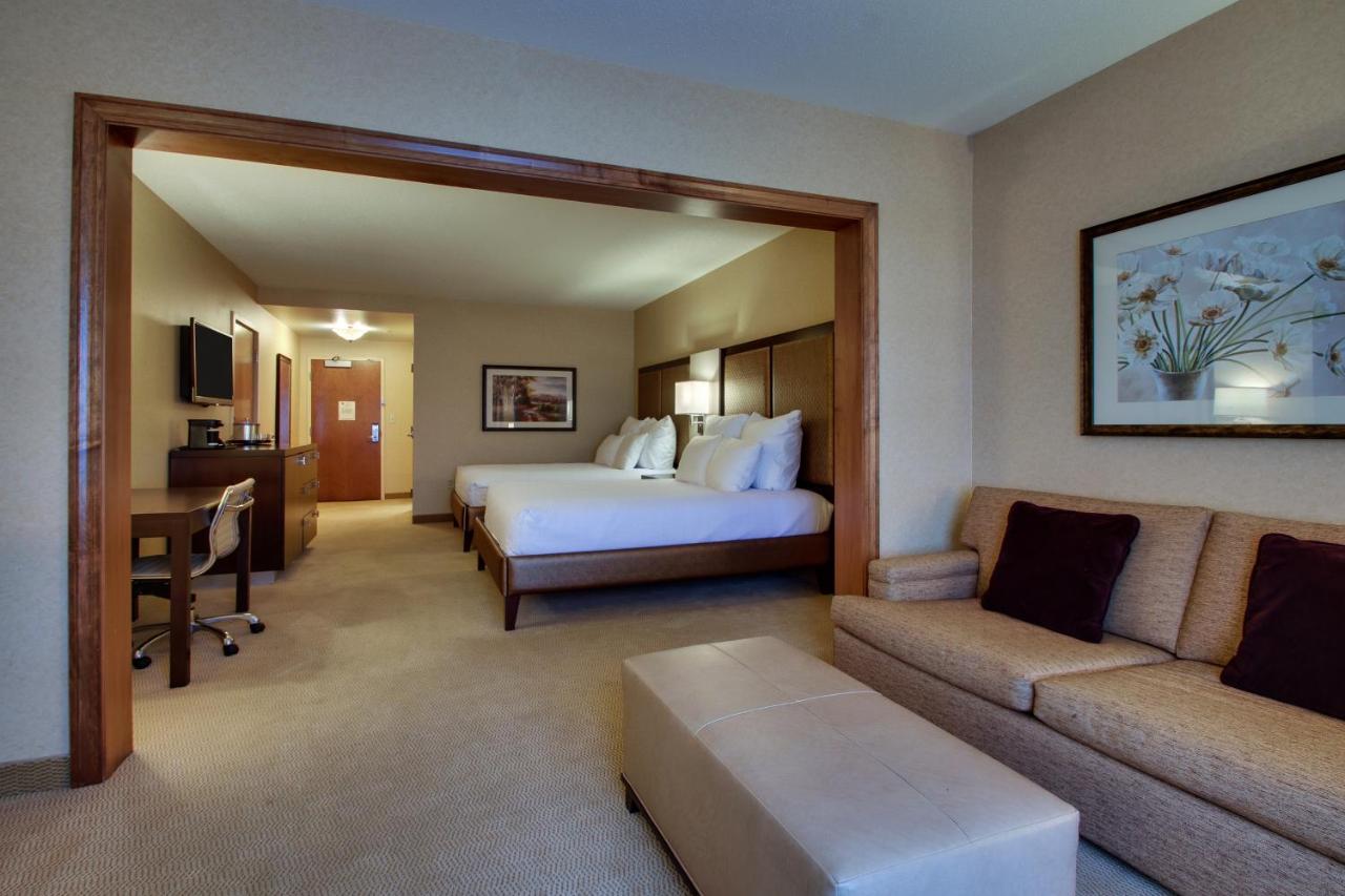 The Inn At Charles Town / Hollywood Casino Buitenkant foto