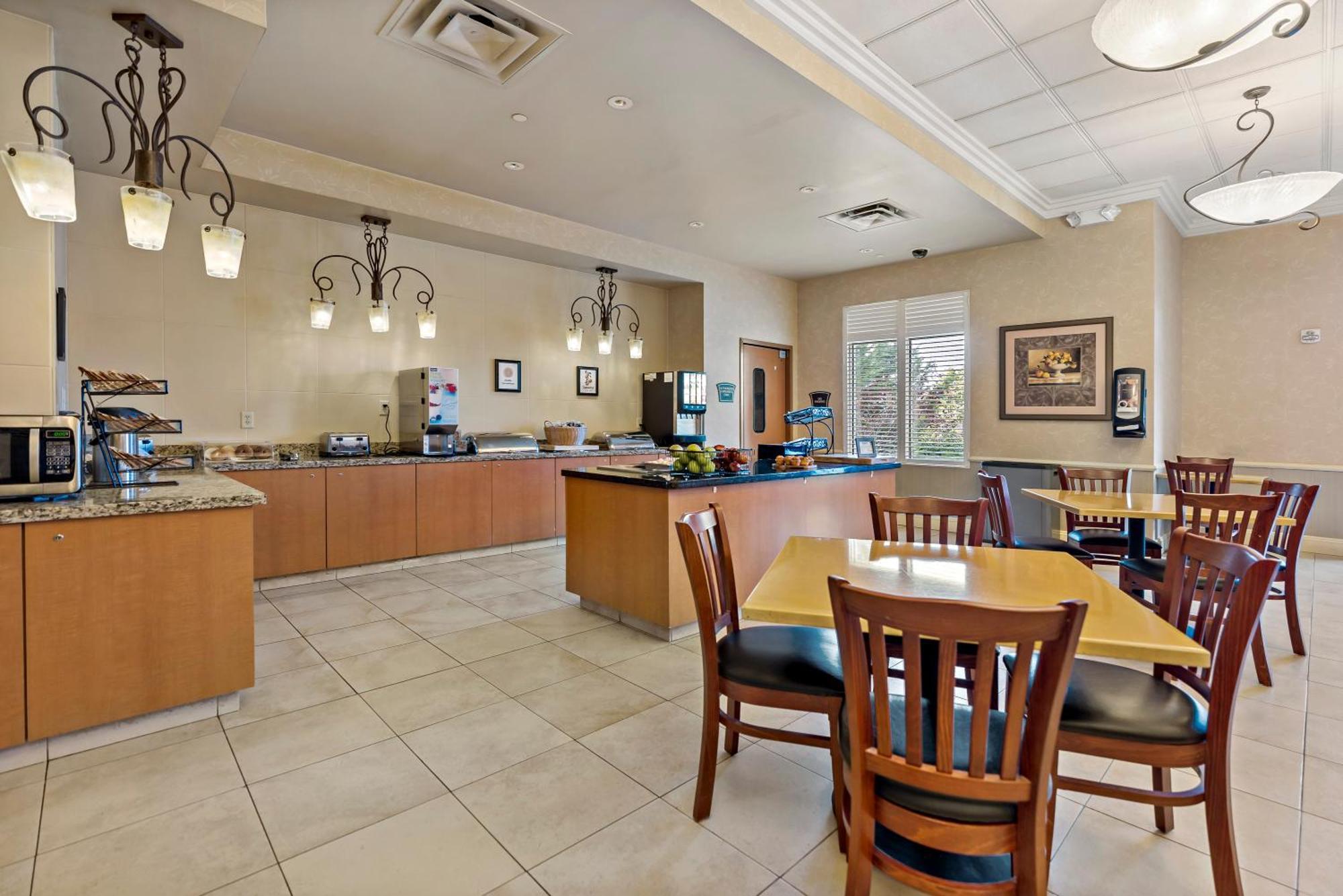 The Inn At Charles Town / Hollywood Casino Buitenkant foto